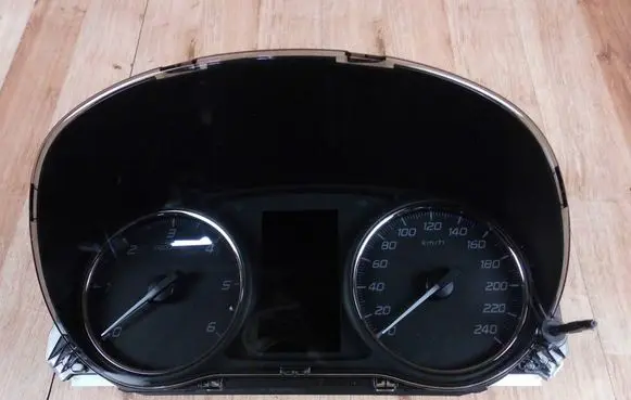 Mitsubishi Outlander Speedometer (instrument cluster) 8100C535