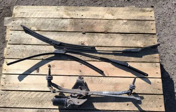Opel Vivaro Front wiper linkage and motor