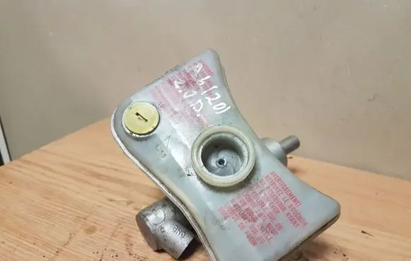 Audi A6 S6 C6 4F Master brake cylinder 8E0611301G