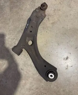 Front lower control arm/wishbone
