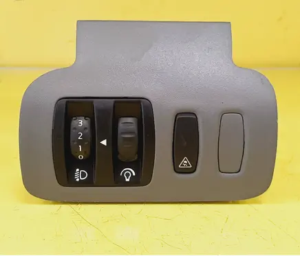 Renault Scenic II - Grand scenic II Headlight level height control switch 8200140985GC
