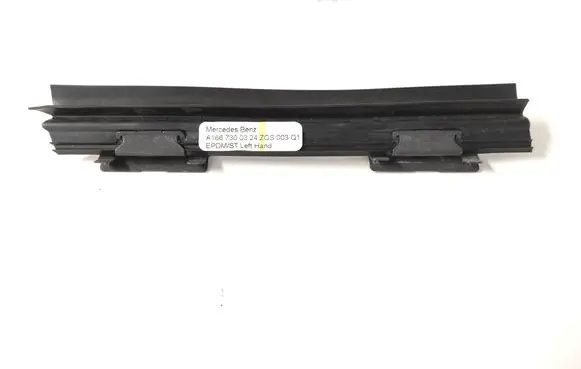 Mercedes-Benz GLS X166 Rear door card trim A1667300324