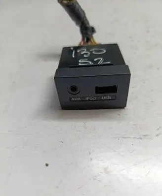 Hyundai i30 AUX in-socket connector 961202R500S2 961202R500