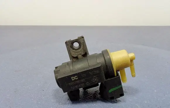 Renault Kangoo II Vacuum valve 8200790180