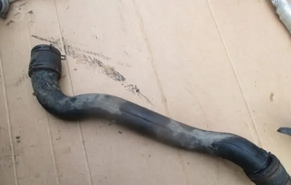 Volkswagen Golf III Intercooler hose/pipe 1H0145762AB