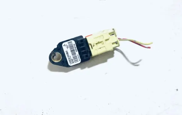 Mitsubishi Outlander Airbag deployment crash/impact sensor 8651a001 39764c