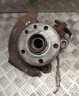 Front wheel hub