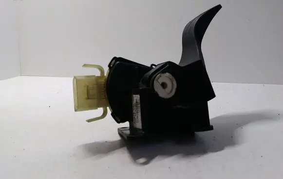Ford Focus Accelerator throttle pedal 2M519F836BC