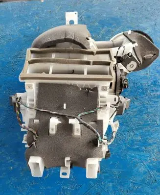 Peugeot 208 I Interior heater climate box assembly 9815229880
