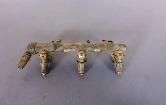Seat Ibiza V (KJ) Fuel main line pipe 04c133317m