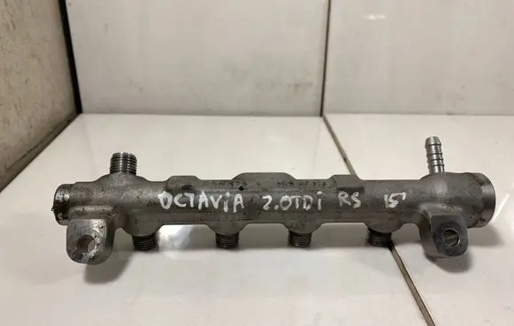 Skoda Octavia Mk2 (1Z) Fuel main line pipe 04L089D