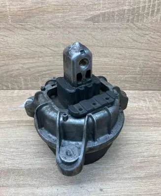 BMW 5 F10 F11 Engine mount bracket 6785601 13981112