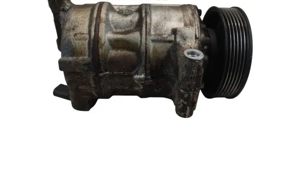 Volkswagen Golf VII Air conditioning (A/C) compressor (pump) 5Q0820803