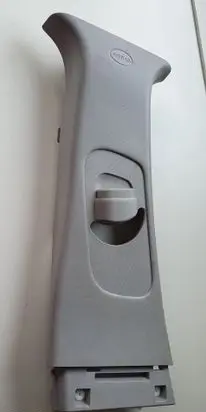 Hyundai i30 Seat belt trim 