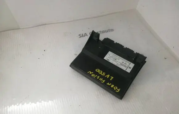 Ford Fusion Comfort/convenience module 6s6t15k600bh