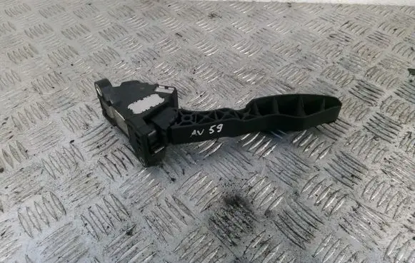 Toyota Avensis T270 Accelerator throttle pedal 7811002020