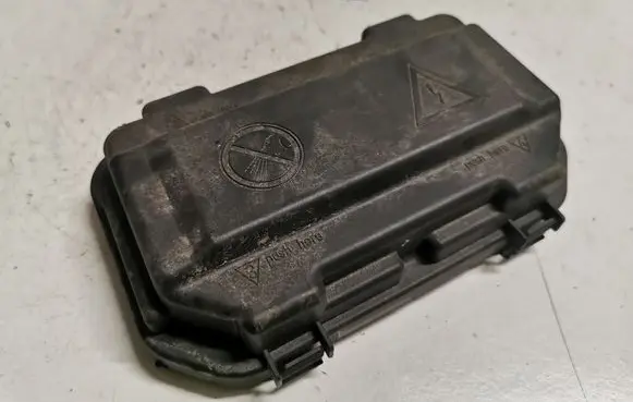 BMW 3 F30 F35 F31 Fuse box cover 9224872