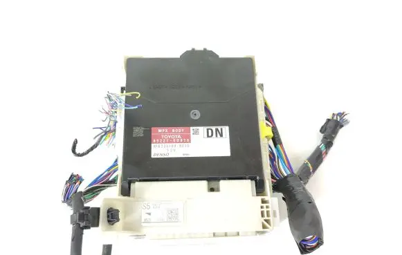Toyota Yaris Comfort/convenience module 892210D870