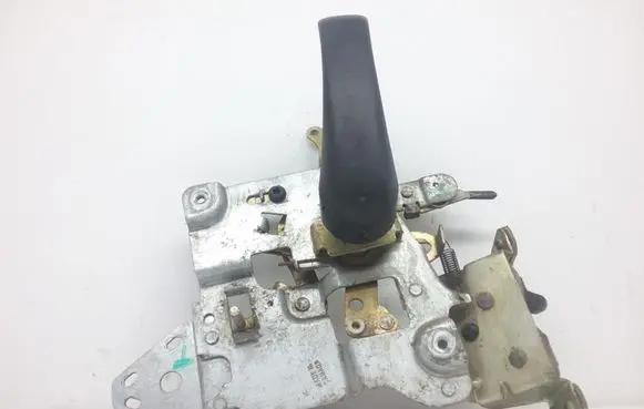 Opel Sintra Rear door lock 10410405