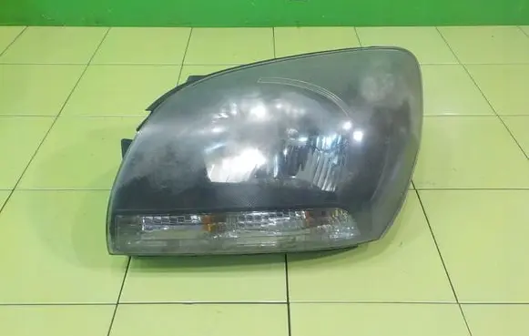 KIA Sportage Headlight/headlamp 921010Z030