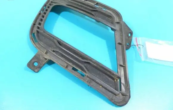 Front fog light trim/grill