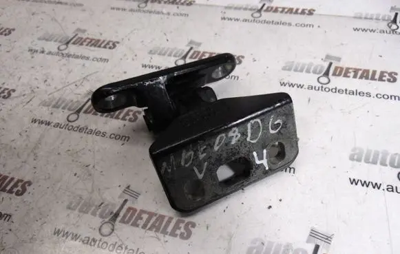 Mercedes-Benz E W211 Rear door upper hinge