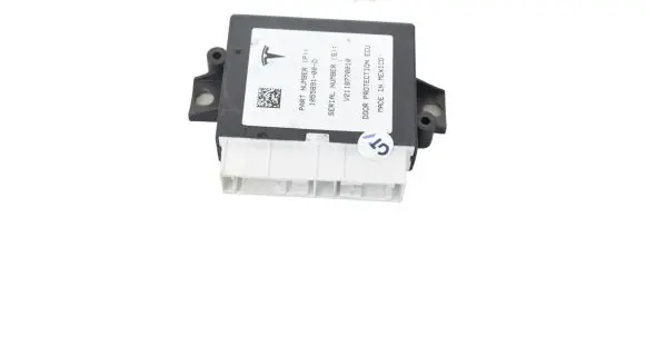 Tesla Model X Door control unit/module 105589100D