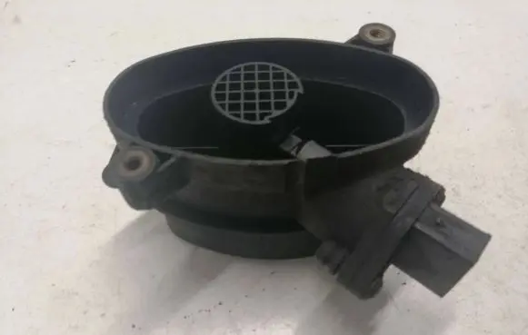 BMW 5 E39 Mass air flow meter 7787076 0928400468 1362