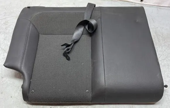 Opel Astra J Rear seat headrest 
