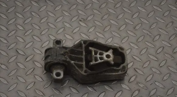 Mercedes-Benz A W176 Engine mount bracket A2462401209