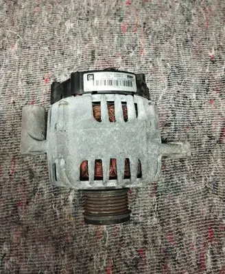 Opel Insignia A Generator/alternator 13588306 2620359A 140717000120