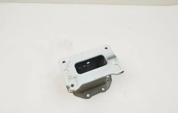 Hyundai i30 Front bumper mounting bracket