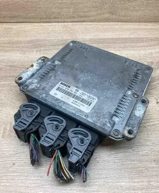 Renault Laguna II Engine control unit/module ECU 8200153946 0281010556 WithPlug