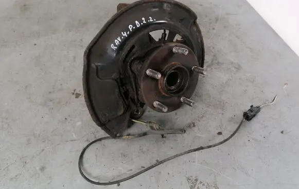 Toyota RAV 4 (XA30) Front wheel hub