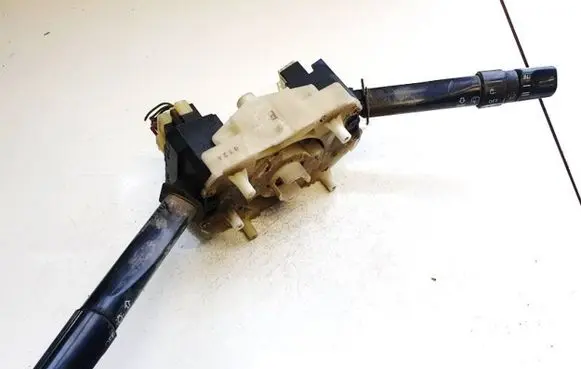 Honda CR-V Wiper turn signal indicator stalk/switch m11970 m163892