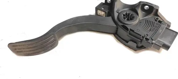 Volvo V70 Accelerator throttle pedal 31329058 6PV01083401