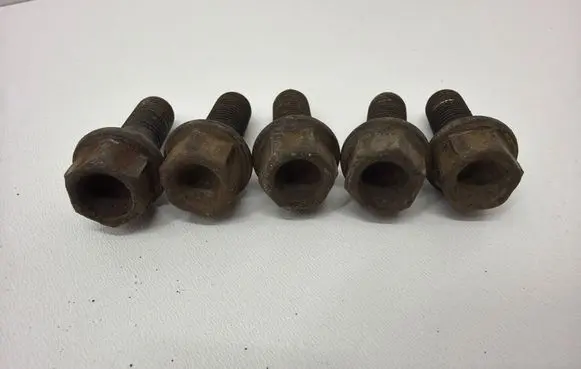 BMW 5 E60 E61 Nuts/bolts