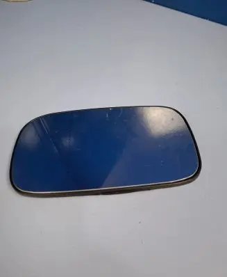 Volvo S40 Wing mirror glass 8679827