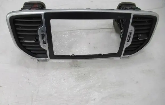KIA Sportage Radio/GPS head unit trim 84740F14200