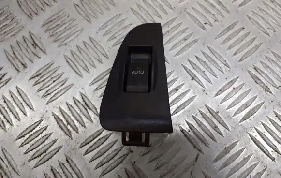 Toyota Avensis T250 Quarter vent window switch 74271-05020