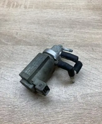 Volkswagen PASSAT B5 Valve vacuum 059906627A
