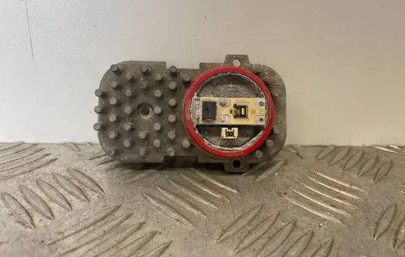 BMW 3 E92 E93 LED ballast control module 1305715084