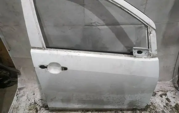 Opel Agila B Front door BALTOS