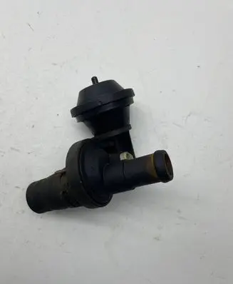 Volkswagen PASSAT B5.5 Coolant heater control valve 4A0819809