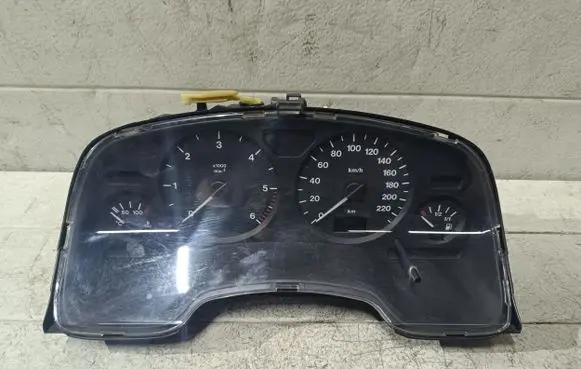 Opel Zafira A Speedometer (instrument cluster) 88311318
