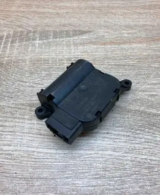 Audi A6 S6 C6 4F Air flap motor/actuator 0132801358 1168803032