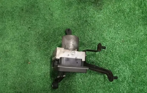 BMW 5 E60 E61 ABS Pump 6777797
