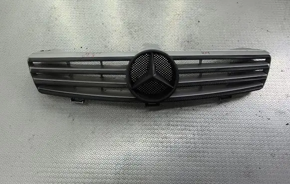 Mercedes-Benz CLS C219 Front bumper upper radiator grill A2198800083