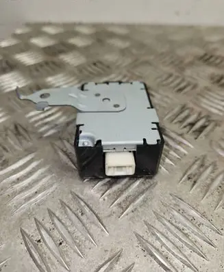 Toyota Yaris Door control unit/module 897400D010 240W9503261