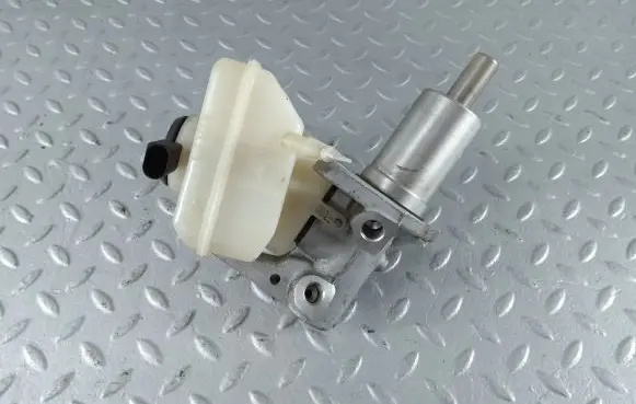 Audi A8 S8 D4 4H Master brake cylinder 8K0611021B 4H0611021 8K0611301A